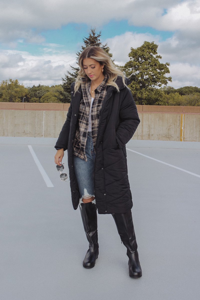 MadelineBajczyk's tweet photo. #justfabpartner Okay so it’s not quite winter coat season, but I’m obsessed with this one from @justfabonline &amp; these boots make it the perfect combo ✨ https://t.co/w4gZWOFmFI
