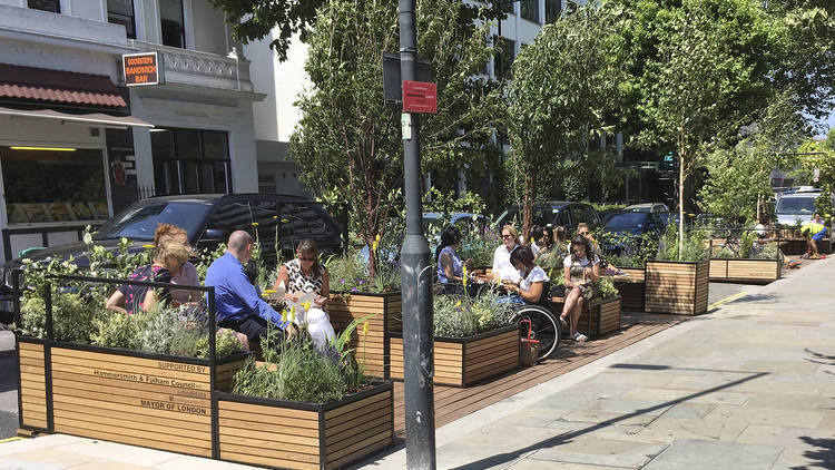 theJeremyVine's tweet photo. Let's have more parklets. https://t.co/wY4KetMkot