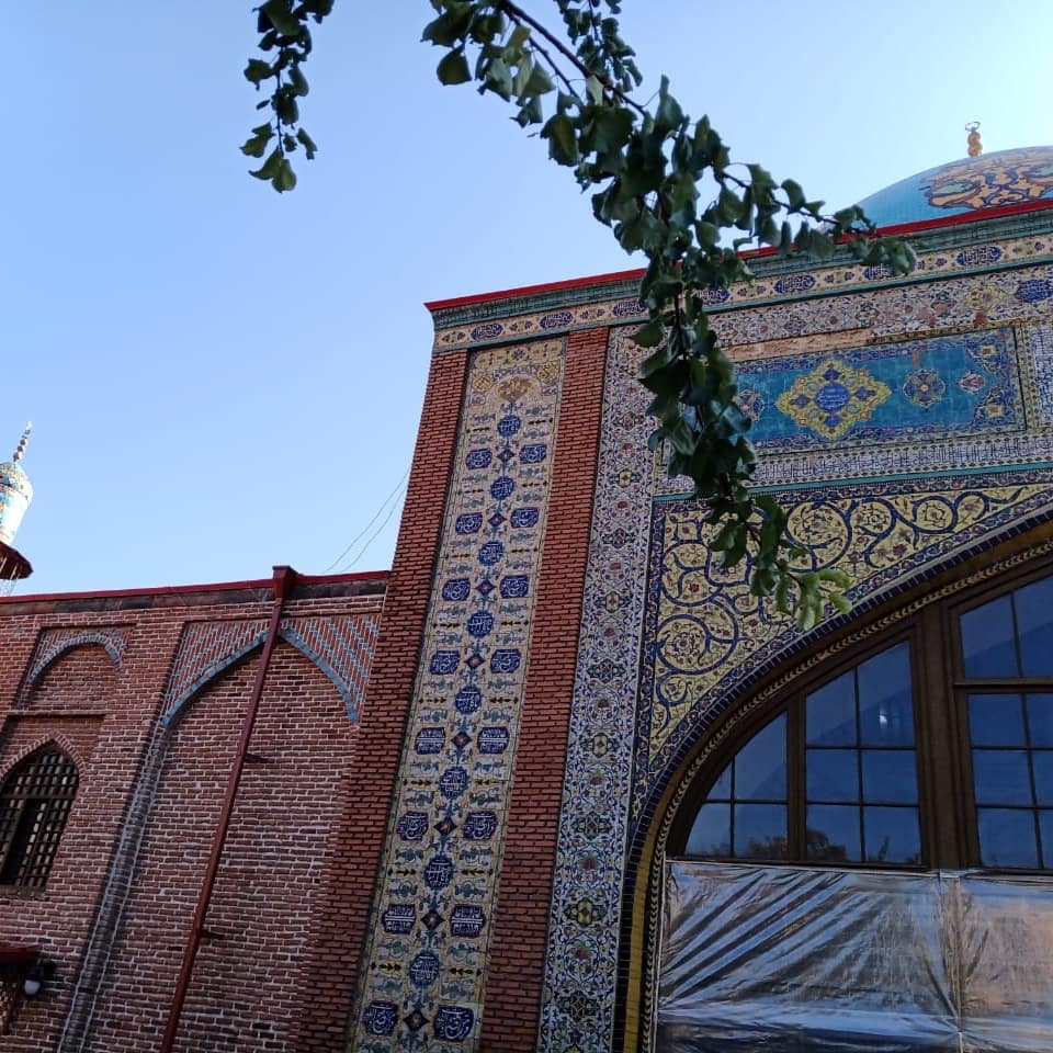 yeghig's tweet photo. Visited the #Blue_Mosque in #Yerevan which is an 18th-c Shia mosque. It was commissioned by Huseyn Ali Khan, the khan of Yerevan. One of the oldest extant structures in Yerevan & most significant structure from the city's Iranian period. Today the only active mosque in #Armenia. https://t.co/3vl4IvVqF3