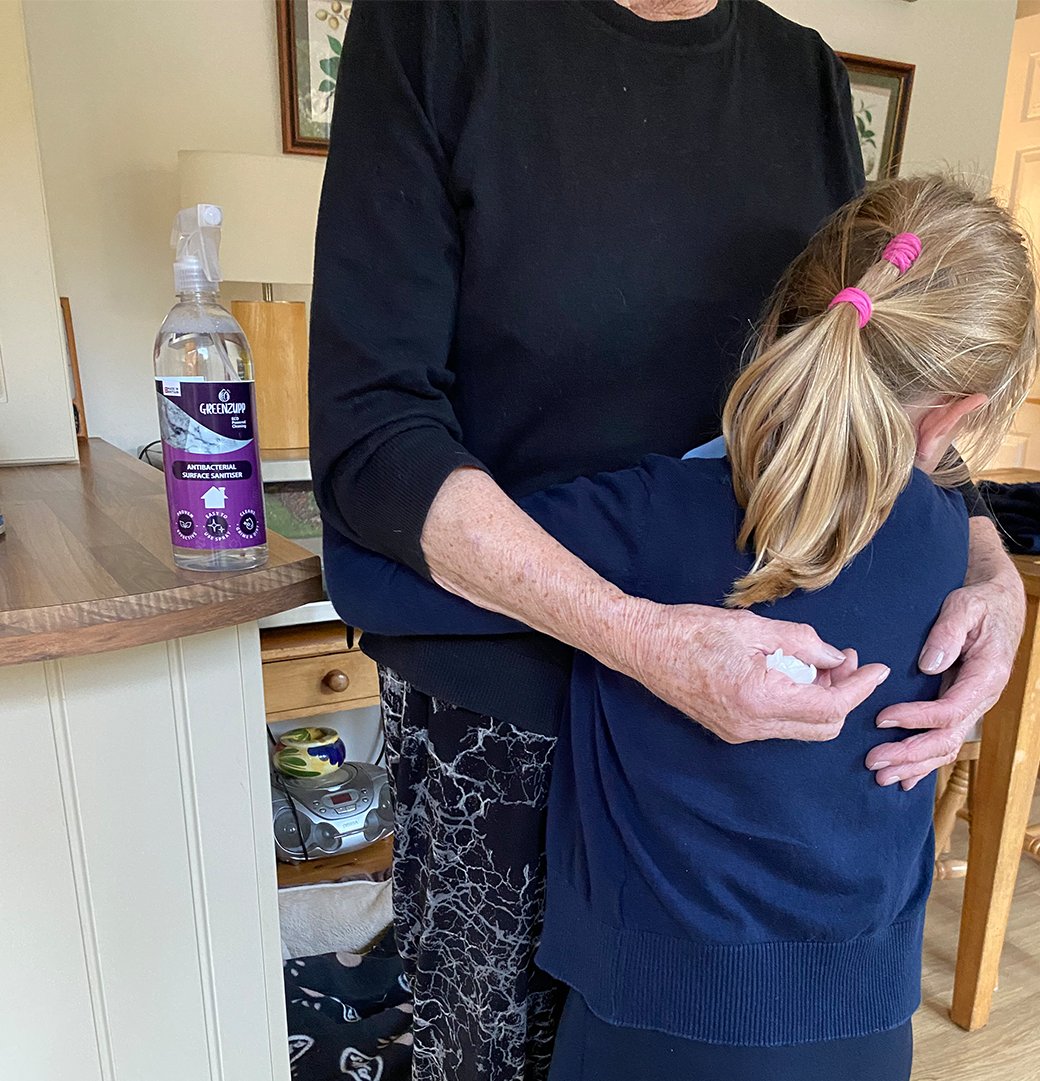 Nothing beats the hug from your Grandparents 👴👵! We love our Nans, Grans, Paps and Pops; and a great way to show it is with our Surface Sanitiser keeping their home 99.99% bacteria free ✨.
Get yours with the link in our bio.
.
.
.
#grandparents #clean #sanitiser #grandma