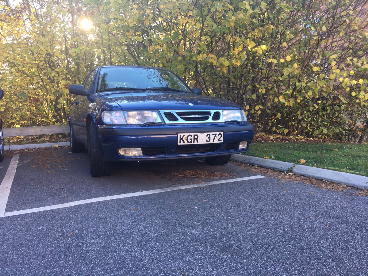 VicFre2's tweet photo. I have to say I love this car! It might look fancy due to me adding fog lights, but underneath it’s suitably #povertyspec and thus bulletproof.
Shout out to @HubNutVids for highlighting the more mundane, but oh so wonderful! https://t.co/sHqtZxn1W1