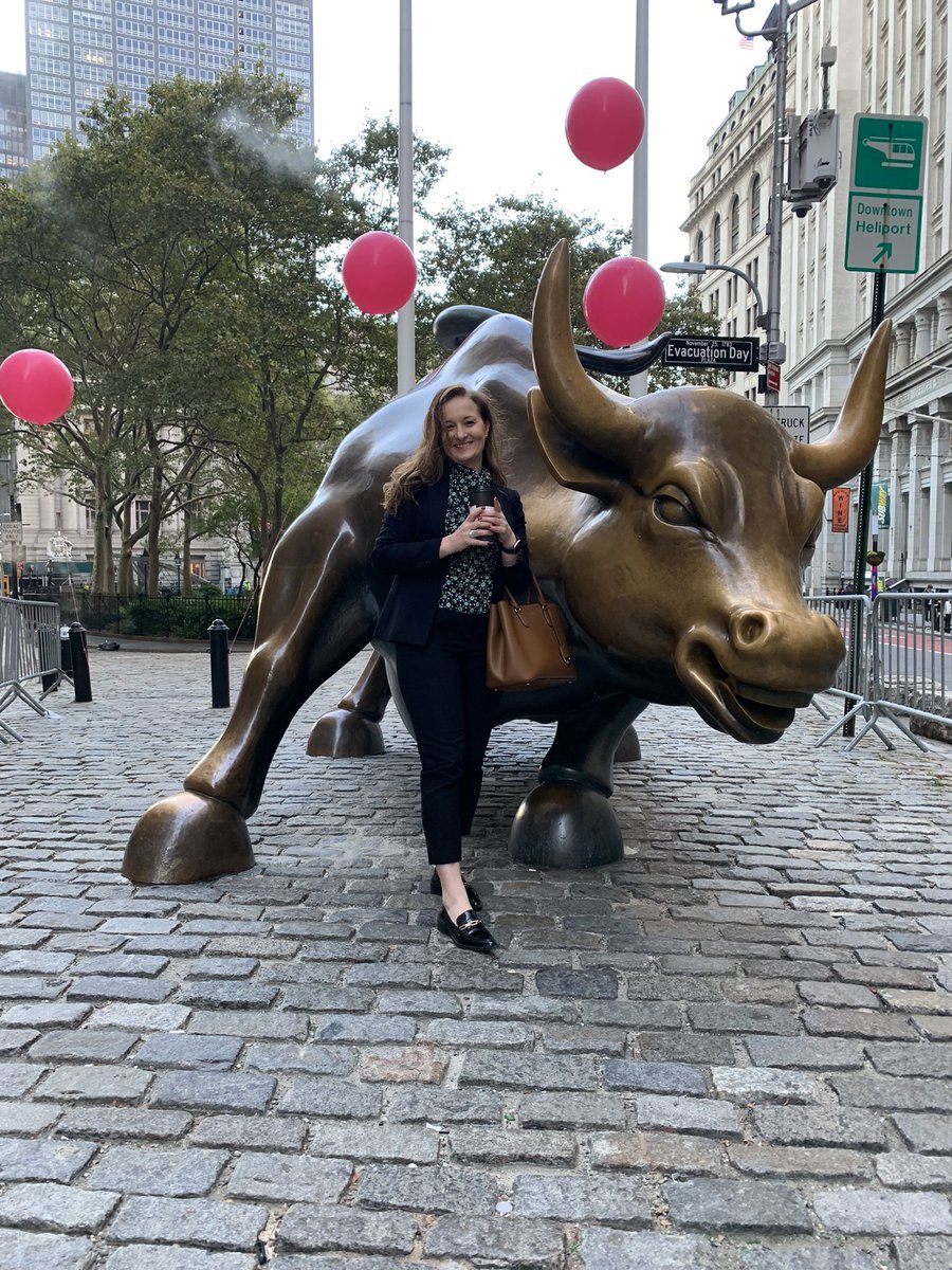 PiaskAli's tweet image. Pink balloons popping up in #NYC this morning #balloonsofNY