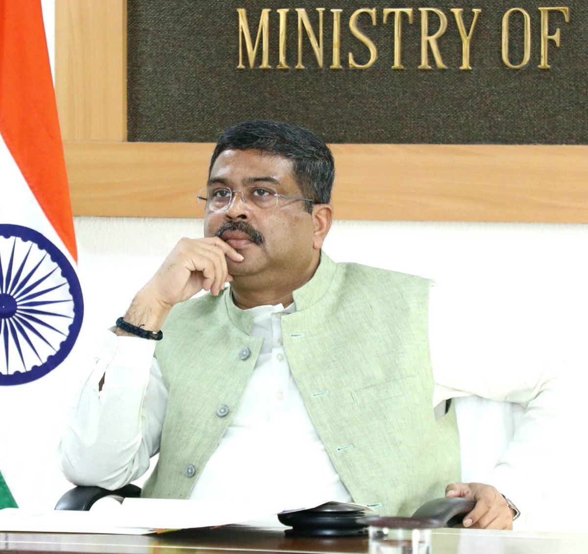 dpradhanbjp's tweet photo. Called for expanding the activities of JSS with technology-driven approach creating greater linkages with entrepreneurship, local languages and market-relevant skills. https://t.co/90YCgN8cOC