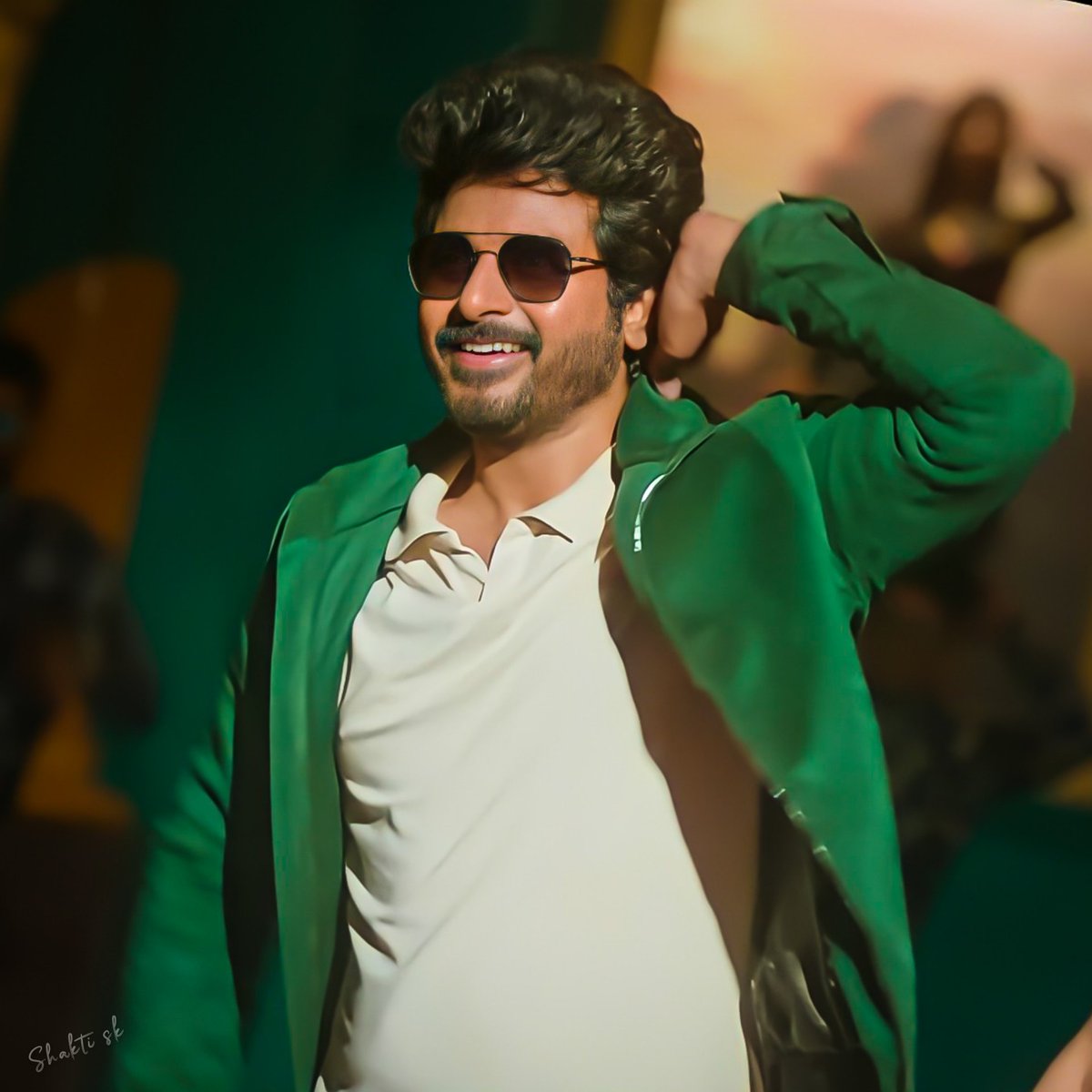 Nivi_Skfangirl's tweet photo. Varuney you look damn cute 😭😩🤤
Eppadi cute a erunthae , nanga enatha panrathu @Siva_Kartikeyan na 😤😩
Love you to core anna 😻🥰

Loop mode 🤤🕺🤞
#ChellamaVideoSong
#MegaBlockBusterDOCTOR https://t.co/sgaWL4aVTr