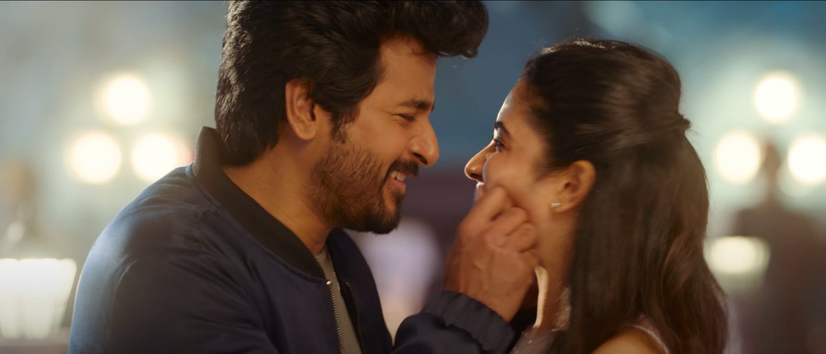 Nivi_Skfangirl's tweet photo. Varuney you look damn cute 😭😩🤤
Eppadi cute a erunthae , nanga enatha panrathu @Siva_Kartikeyan na 😤😩
Love you to core anna 😻🥰

Loop mode 🤤🕺🤞
#ChellamaVideoSong
#MegaBlockBusterDOCTOR https://t.co/sgaWL4aVTr