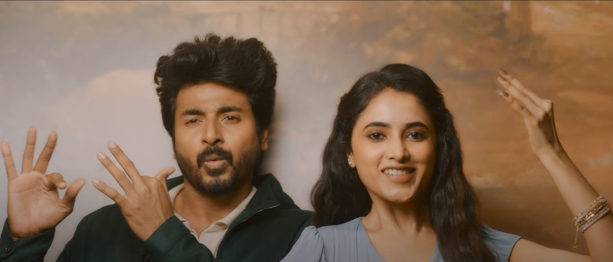 Nivi_Skfangirl's tweet photo. Varuney you look damn cute 😭😩🤤
Eppadi cute a erunthae , nanga enatha panrathu @Siva_Kartikeyan na 😤😩
Love you to core anna 😻🥰

Loop mode 🤤🕺🤞
#ChellamaVideoSong
#MegaBlockBusterDOCTOR https://t.co/sgaWL4aVTr