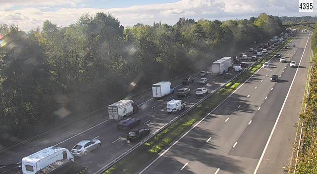 TrafficWalesS's tweet photo. 🚘Congestion Alert🚘
#M4 Westbound J30 #CardiffGate to J32 #Coryton
Allow for additional travel time⌚
#TrafficWalesAlert https://t.co/9U9Qe1lTAV