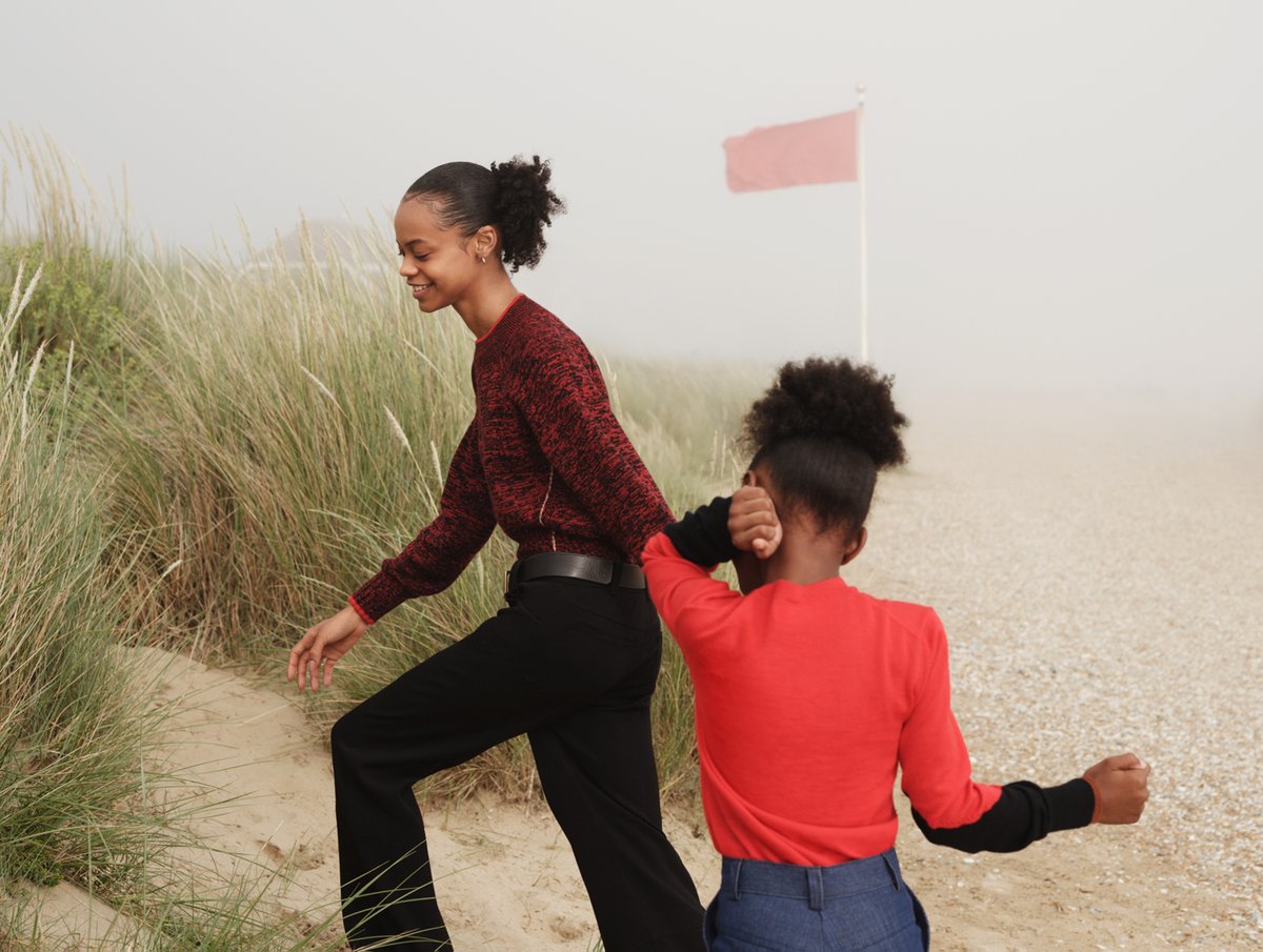 victoriabeckham's tweet photo. Victoria Beckham x @Woolmark. Colour-pop 100% #MerinoWool jumpers, cardigans, hats and scarves, made for you and in miniature (coordinating is encouraged)🧣 🧶

Discover the full collection at https://t.co/a5Hs0xbYOd

#PerfectlyPaired #VBxWoolmark https://t.co/xh2mdGbPTW