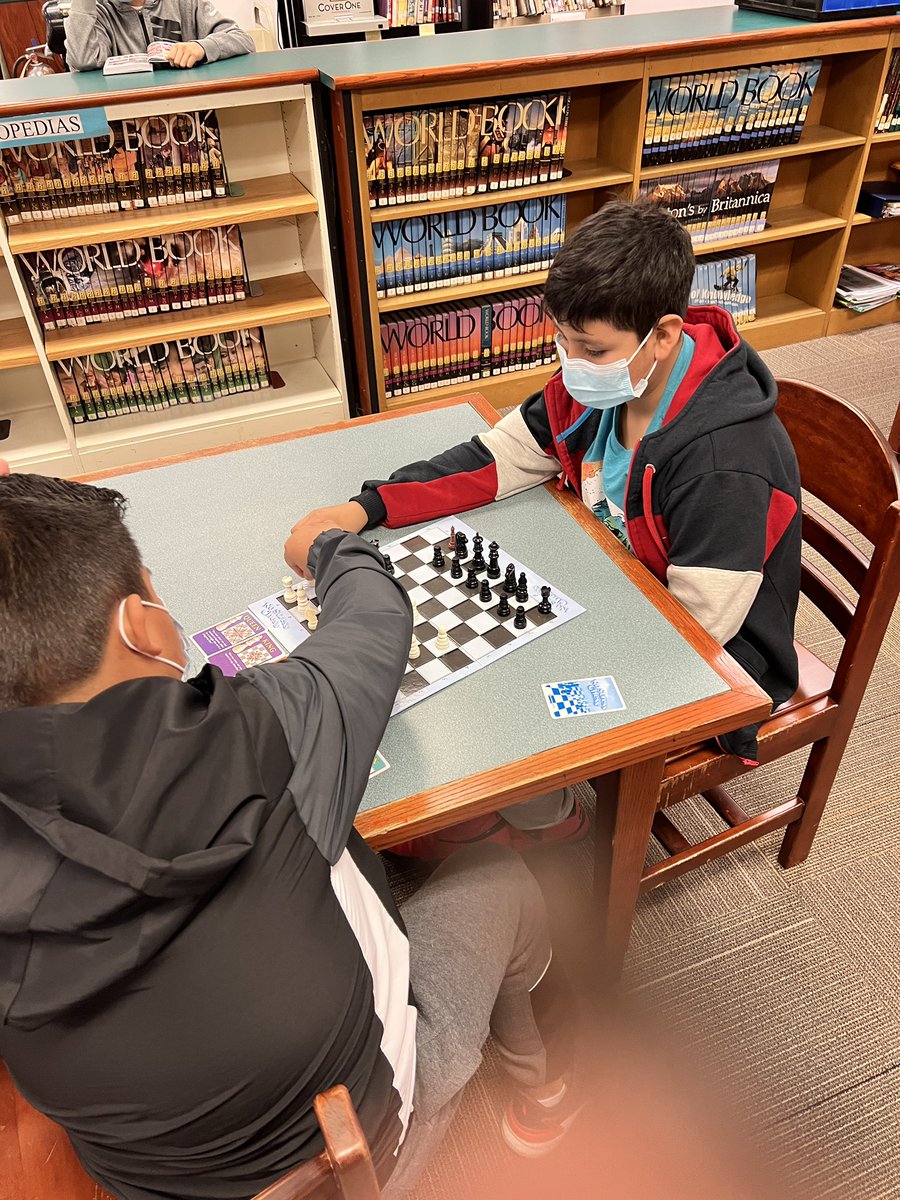 BSMSLibrary's tweet image. After book check out, it’s fun Friday w @ENLLady’s classes! #gametime @BayShoreMSLrnrs @BayShoreSchools @ChrisKauter