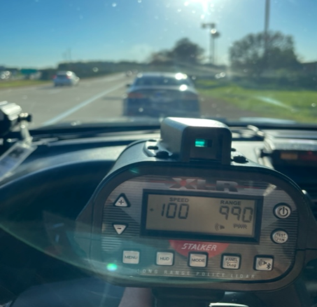 THPChattanooga's tweet photo. 100 mph on I-75. According to Tennessee’s Integrated Traffic Analysis Network (TITAN), there were nearly 23,000 speeding-related crashes in Tennessee from 2017 to 2019. Thirty-six percent of those crashes involved drivers between the ages of 18 and 24 years old. #SlowDown https://t.co/pDRRti9f34