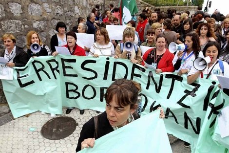 Bi greba egun berri Gipuzkoako erresidentzietan, adinekoen zaintza negozio delako.

Irunen, Gurutze Gorriko adinekoen egoitzan mobilizatu dira.

Aintzane Orbegozorekin, ELAko ordezkariarekin, hitz egin dugu.

📝antxetamedia.eus/es/bi-greba-eg…