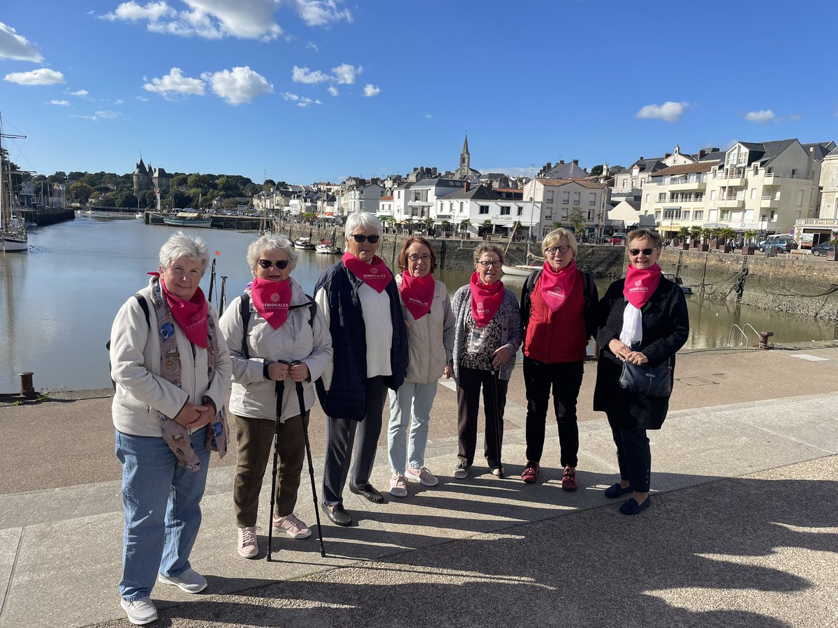 Octobre rose : marche solidaire pour les résidentes de la <a href="/SenPornic/">Senioriales de Pornic</a>, ravies de soutenir cette cause et porter fièrement notre foulard <a href="/senioriales/">Senioriales</a> #bienvieillir #OctobreRose2021