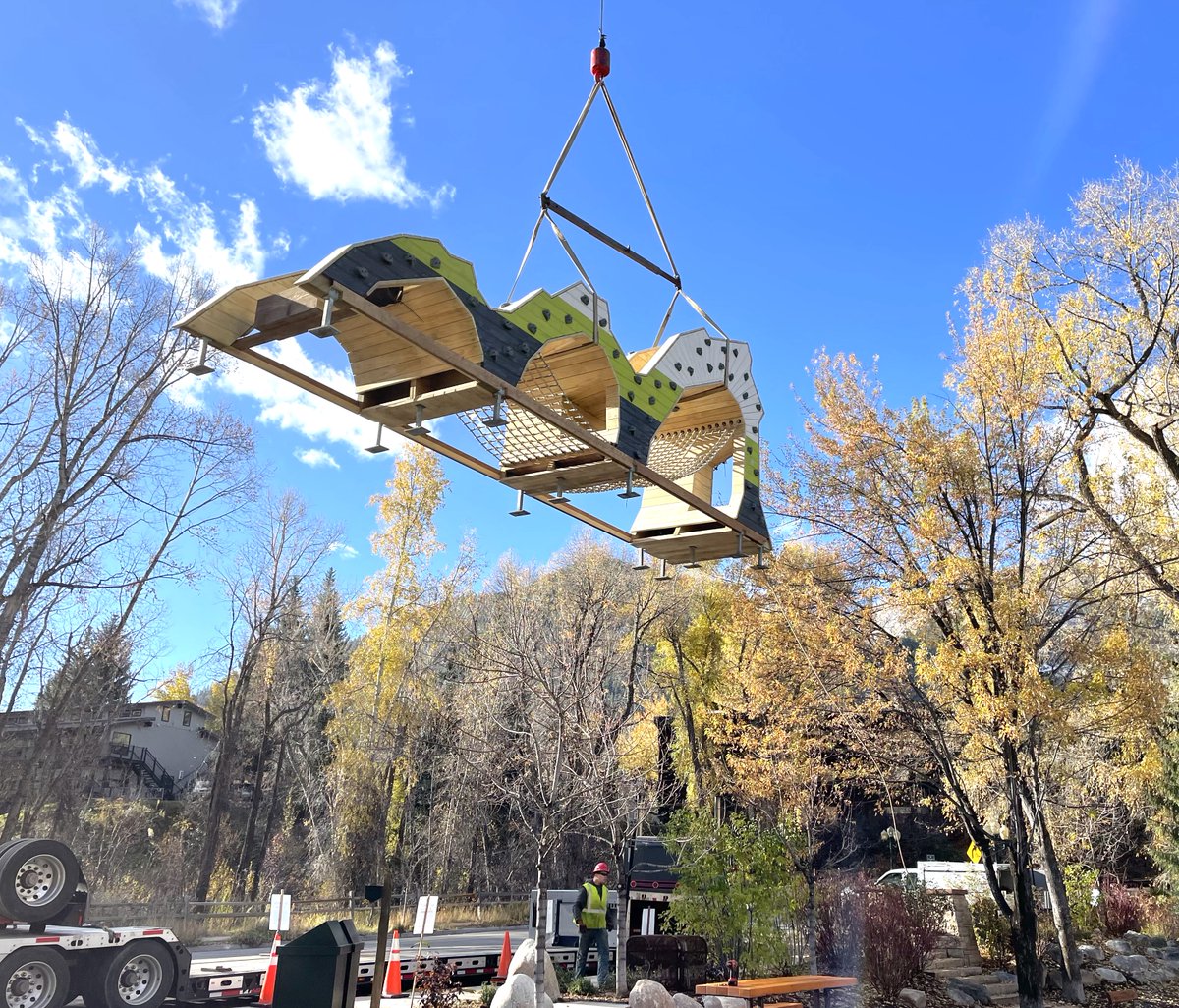 earthscapeplay's tweet image. Incoming rock strata sculpture! New playground alert in #Aspen #Colorado at Herron Park. Gorgeous setting for a challenging and fun wood playground! Thanks to the @cityofaspen for engaging us for design-build.