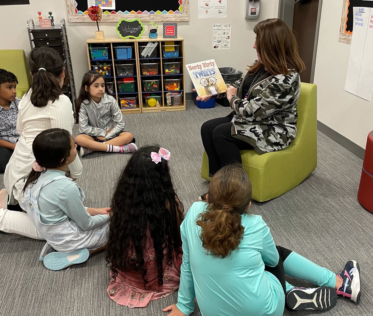 richarsh's tweet photo. Thank you @MrsGuzmanFISD for letting me share a digital citizenship story and lead a discussion with your students! It made my afternoon! #digcitz #ChristieConnects https://t.co/gHYKVJf1xk