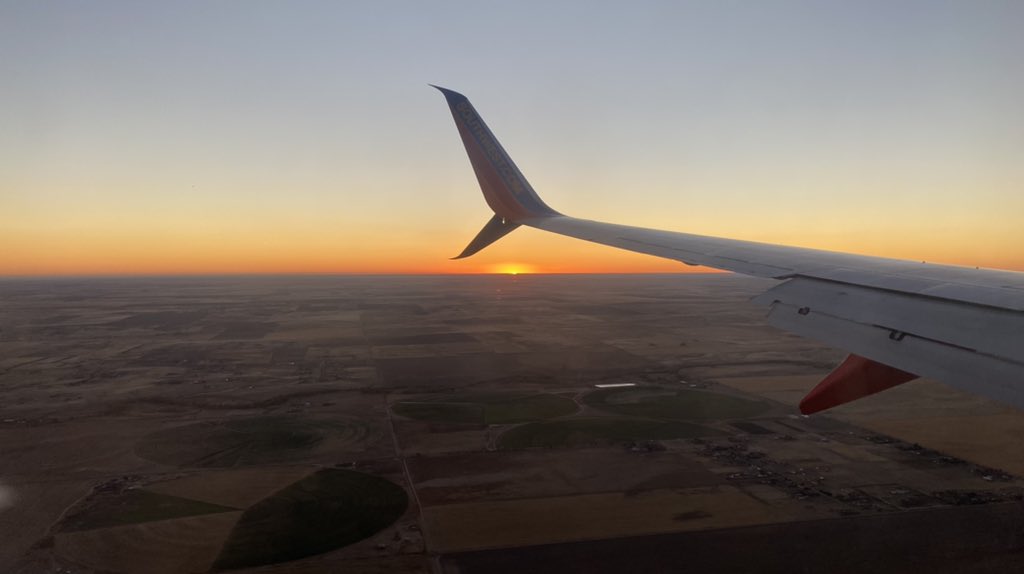 MichaelBCain's tweet photo. Sunrise in Denver…✈️ https://t.co/qC7JneqMLS