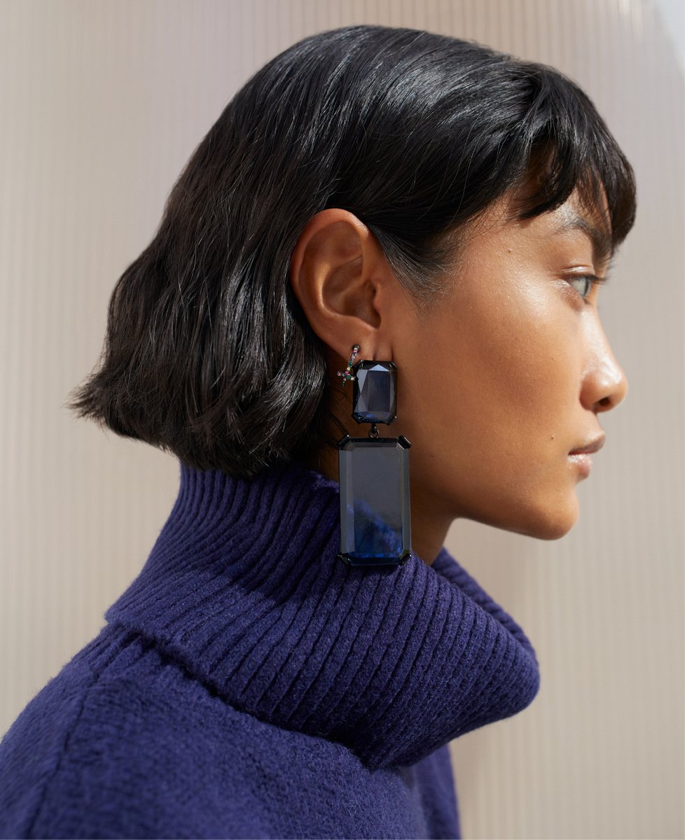 Trend Collection. Accessories that Speak Loud.

Here, Long Geometric Earrings (191732) now available