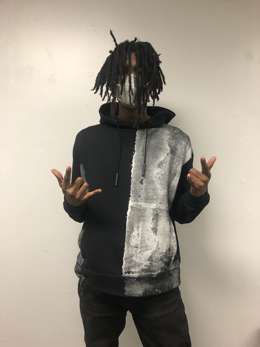 ONLYGOTDOPE's tweet photo. #ONLYGOTDOPE — 2021 
*That’s a blade up on my hip* 
#sorrowtrap https://t.co/LfcGifu0EB