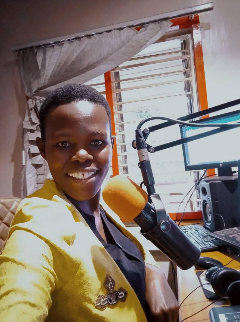 Yes yes ni Ijumaa ya shukrani.Karibu tutoe shukrani zetu mbele za Mungu.Ni wakati wa #mavunodrive sasa .hali yako iko vipi?
             :<a href="/bhusema/">Biblia Husema 96.7fm</a>
              <a href="/EMisirivi/">Evelyn Musilivi</a>