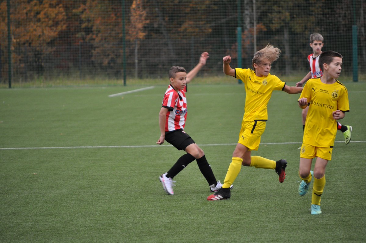 AkademiaBVB's tweet photo. W czwartek 21/10/2021 drużyna U13 Akademii wzięła udział w organizowanych w Krakowie eliminacjach do turnieju Number One Cup ⚽️

PrzedstawiaMY galerię zdjęć z turnieju 📸
https://t.co/F52zo5ovpe

#bvb #numberonecup https://t.co/6BiLeHSiAB