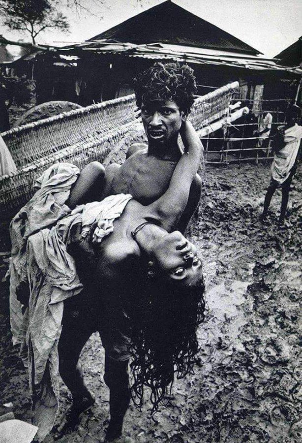 ISKCON_Delhi1's tweet photo. #SaveBangladeshiHindus #SaveHindus only thing changed is number of surviving Hindus in Bangladesh https://t.co/0OLHABJBRC