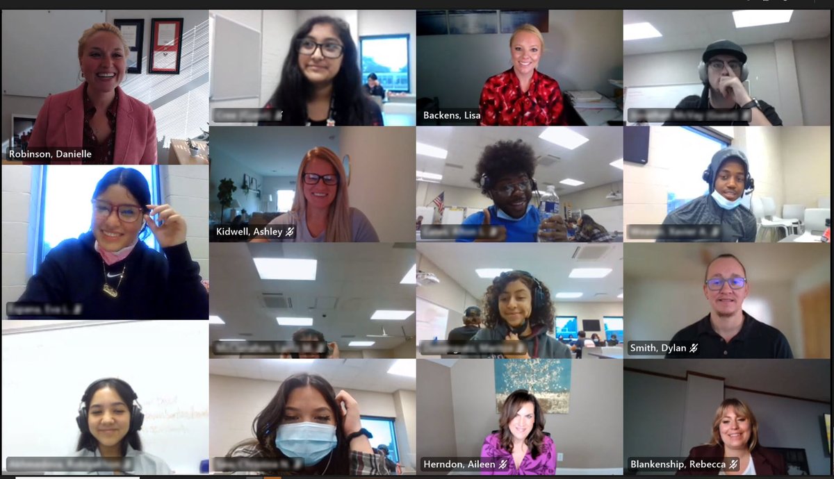 OvertonMNPS's tweet photo. Students interested in financial careers recently had the opportunity to spend two days working virtually with financial experts from Jackson National to learn more about careers, retirement planning, saving and debt. @JacksonNational https://t.co/Vv8ZLlZTuQ