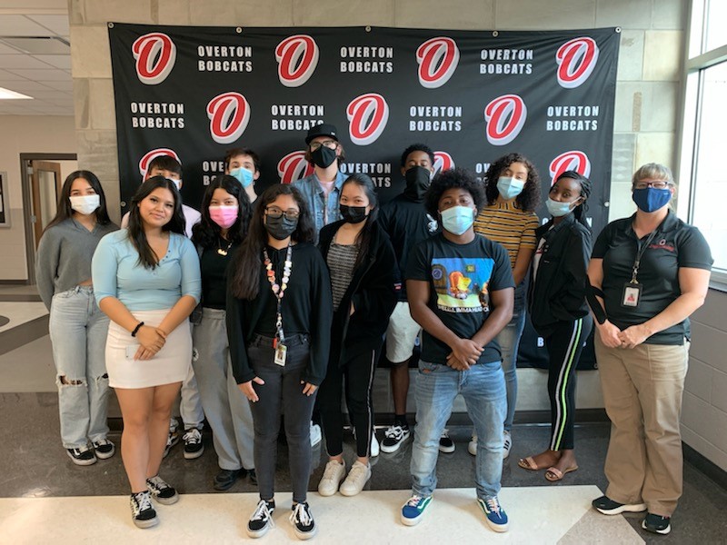 OvertonMNPS's tweet photo. Students interested in financial careers recently had the opportunity to spend two days working virtually with financial experts from Jackson National to learn more about careers, retirement planning, saving and debt. @JacksonNational https://t.co/Vv8ZLlZTuQ