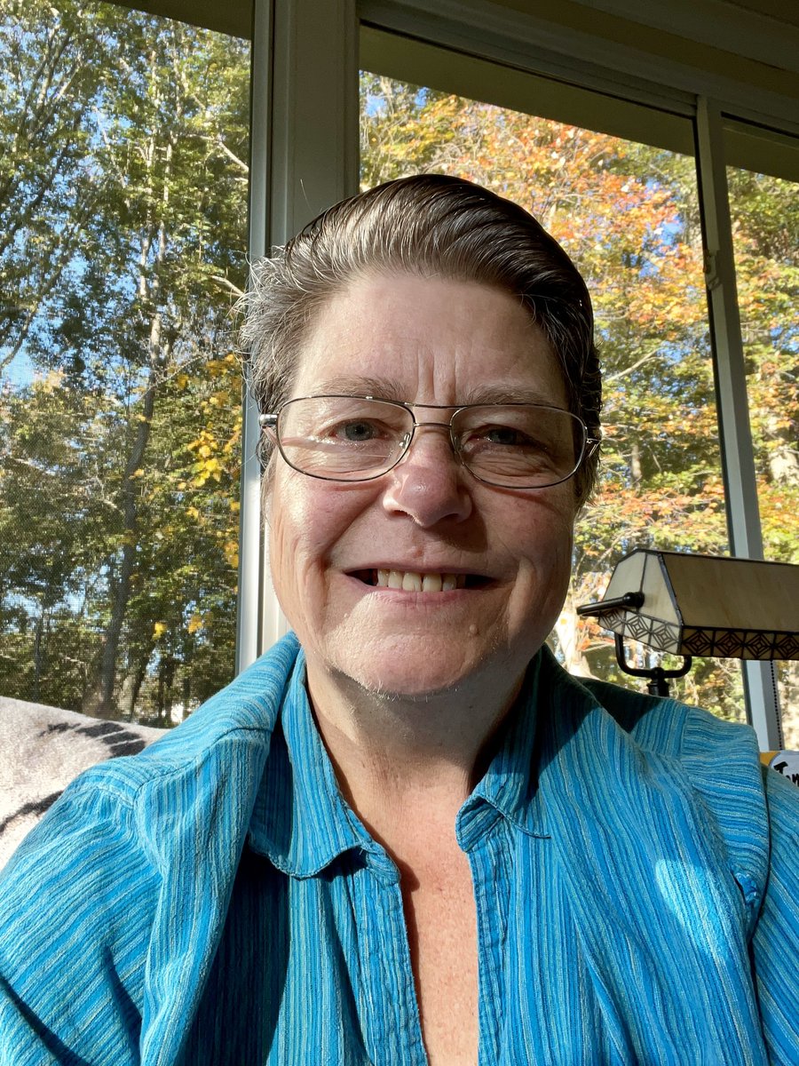 MaryHalsey77's tweet photo. Happy Fri-yay! #beamary #funkywhitesister #love #lovewins #RhodeIsland #funkywhitesista #rhody https://t.co/sViVCGCqOy