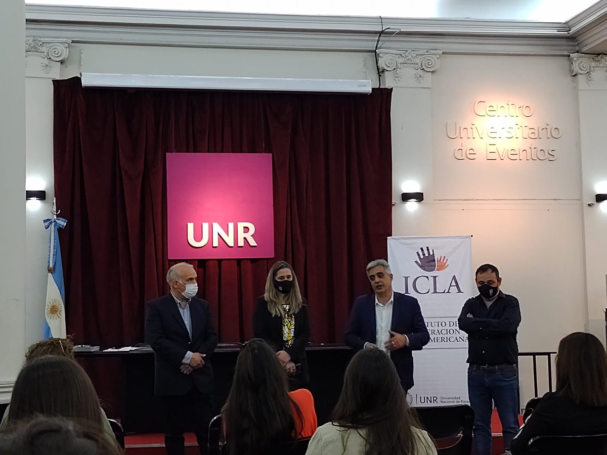 ICLA_UNR's tweet photo. Año a año sumamos profesionales que se convierten en promotores y defensores de los derechos de las niñas/os y adolescentes. Curso de la cátedra James Grant del @ICLA_UNR conjuntamente con @hya_unr  Gracias decano Alejando Vila y rector @UNRoficial @fbartolacci por acompañarnos https://t.co/p6I6nHDNjm