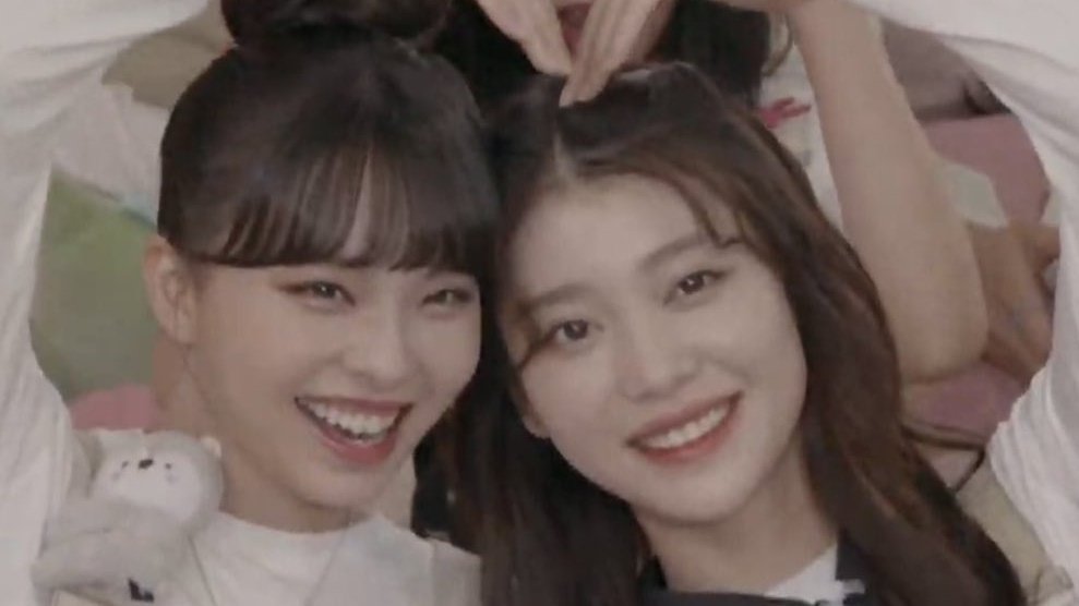 shine_sxt's tweet photo. xiaorina the couple we failed to protect 😭 #GirlsPlanet999 https://t.co/471J018Imf