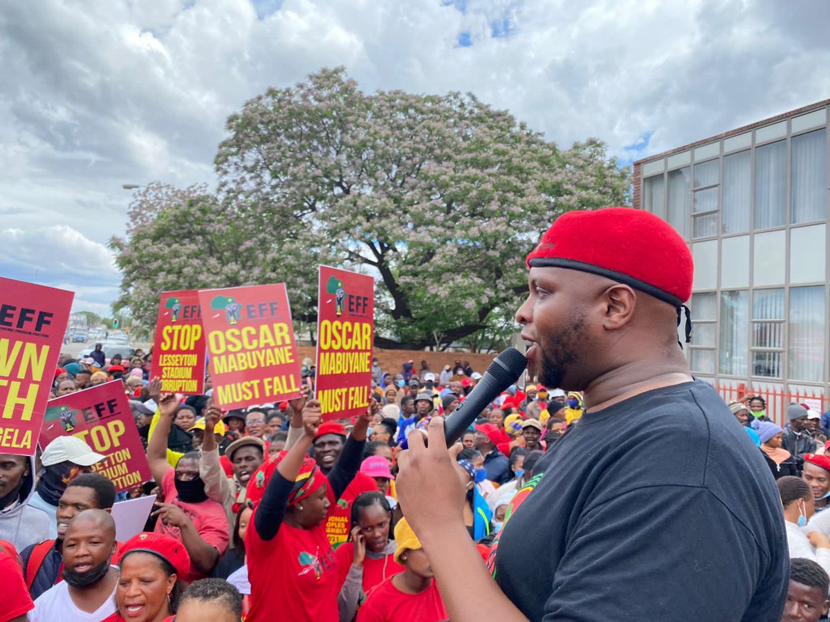 FloydShivambu's tweet photo. Today we marched to the Chris Hani District and Enoch Mgijima Local Municipalities to demand an end to corruption, demand that the money paid for the so called stadium be repaid and to tell them that the EFF will take over on the 1st of November. It’s #LandAndJobsManje! #VoteEFF! https://t.co/COaYUiUwQI