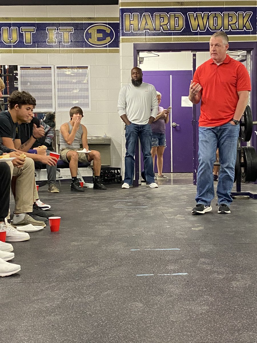 LeafMonty's tweet photo. Breakfast of Champions!!
💜💛🤍💪
So thankful for @GenoPierce coming and speaking truth and EXACTLY what we needed to hear! #tuff #1-0 https://t.co/oIWjNmsMZf