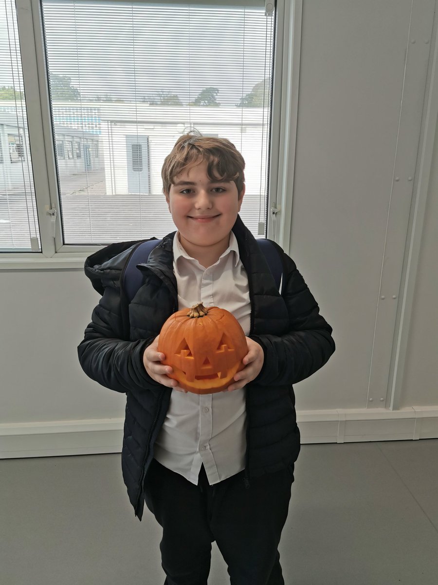 Cantonian_Base's tweet image. Tweet 1 of 3: A spooktacular end to a wonderful term for our pupils 🎃☠️🦇 hope you all have wonderful half term, make lots of memories and stay safe 😊 #accessbase #successforall #learningneverstops #happyhalfterm #Spooky