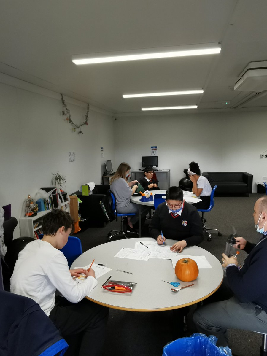 Cantonian_Base's tweet image. Tweet 2 of 3: A spooktacular end to a wonderful term for our pupils 🎃☠️🦇 hope you all have wonderful half term, make lots of memories and stay safe 😊 #accessbase #successforall #learningneverstops #happyhalfterm #Spooky