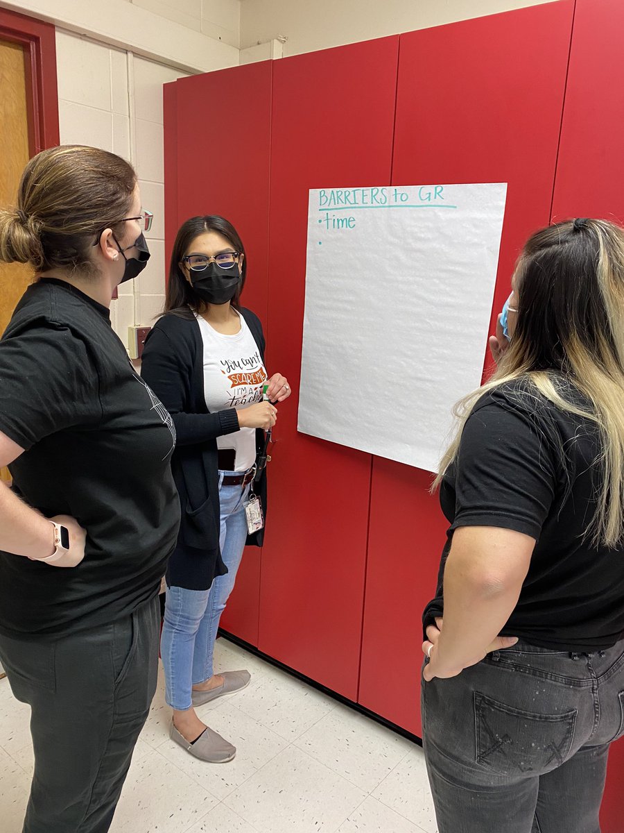 Leigha_Curry7's tweet photo. Guided Reading Refresher @WhittierES_HISD! Thank you @Tabitha_Dudley1 for lending us your expertise! #ExecutingExcellenceEverday #BetterTogether @ESO3_HISD https://t.co/SiblpM5CcA