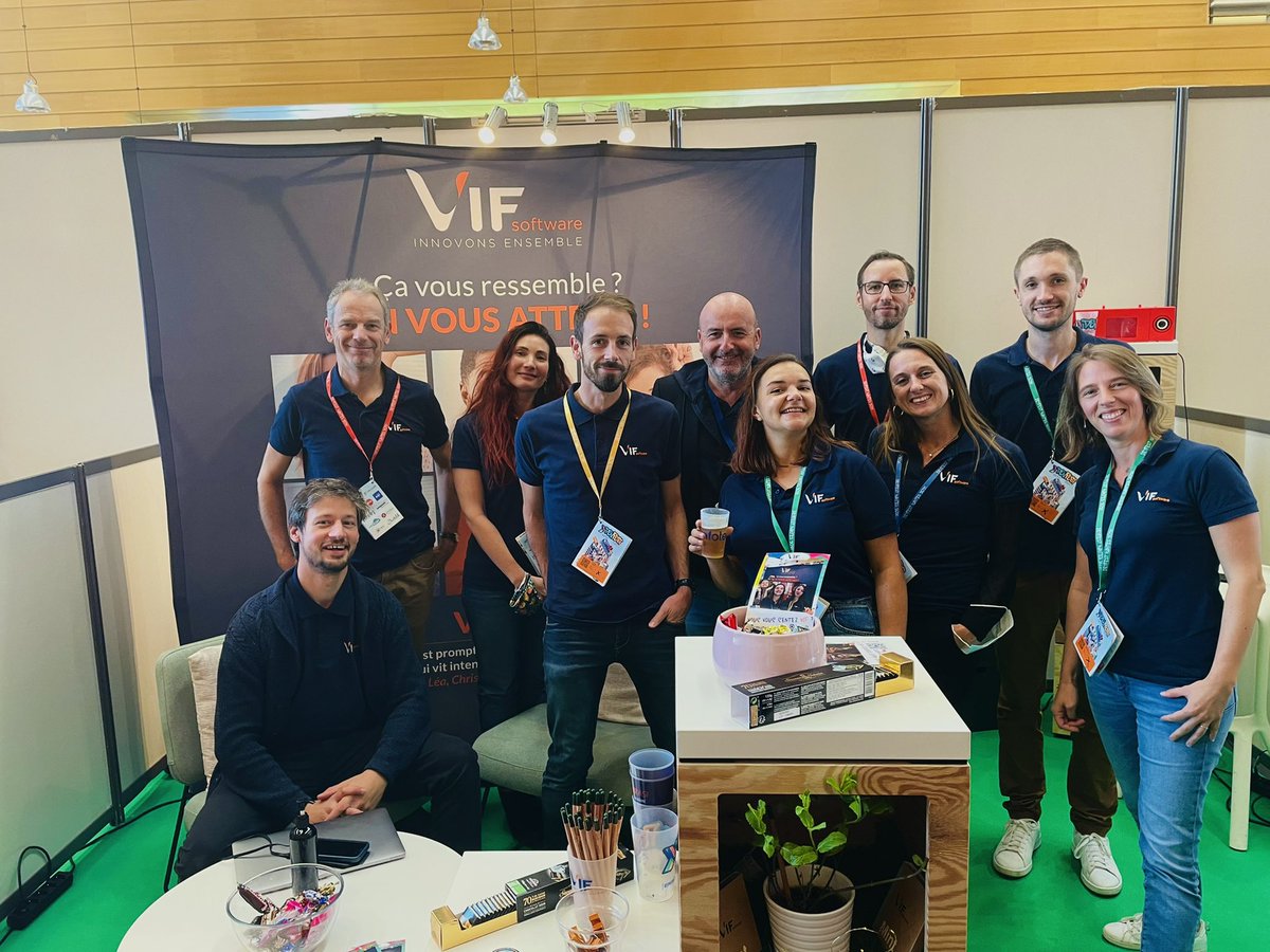 ClouetAlexia's tweet photo. #DevFestNantes JOUR 2 ✌️

@VIF_software prend de la hauteur sur le Devfest 😜

Nouvelle journée, nouvelle équipe de choc💥

@devfestnantes @les_VIFs https://t.co/5IJcdlvAU7