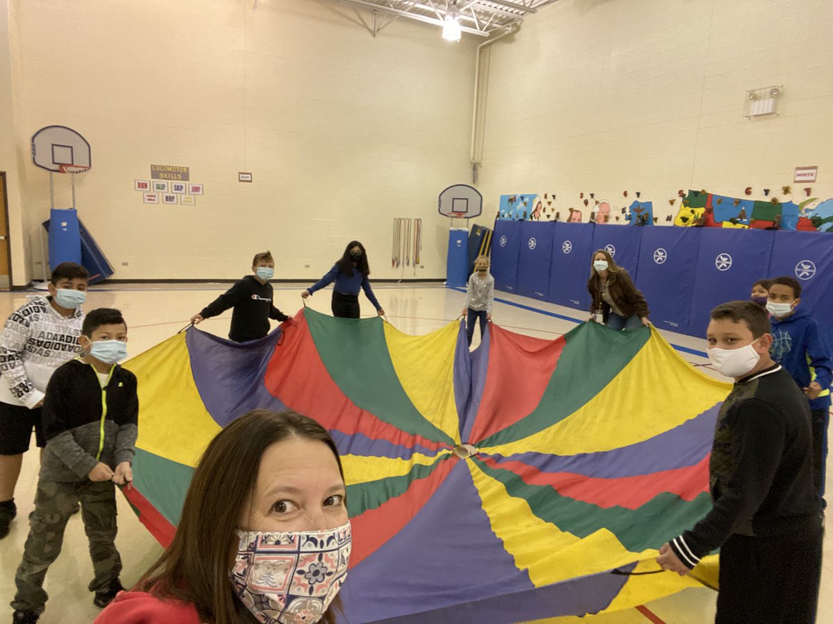5th grade intramurals students did a team challenge and then had free time. They chose to do the parachute! It made my ♥️ happy to know that older kids wanted to do a little kid activity. Parachute is the best!
