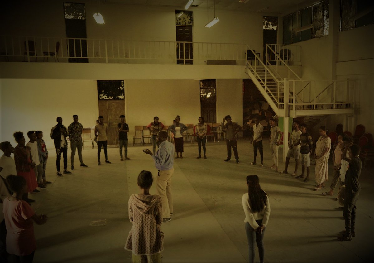omo_south's tweet image. Olisarali Olibui having his first ever theatre training at Wolkite University 
 #vocalexercise and #theatregame with #wkutheatreartsstudents @merrytesfaye26
#SOT Revealing the unseen Ethiopia through Performing Arts
southomotheatre.com