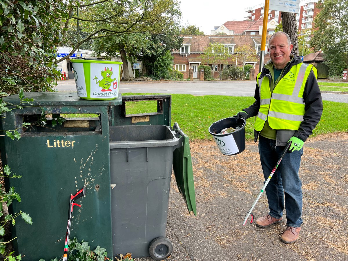 I've joined @dorsetdevils to help clear up some of the local areas and talk rubbish - in a positive way, of course!! #findabin #leaveonlyfootprints