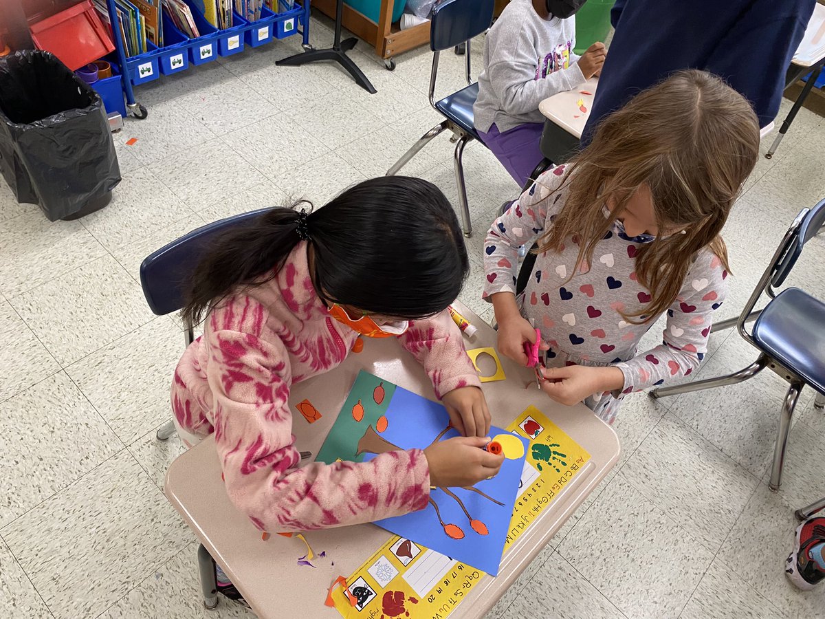 What a treat to visit <a href="/1RFirstGrade/">1R First Grade</a> this morning. We love working on projects together!