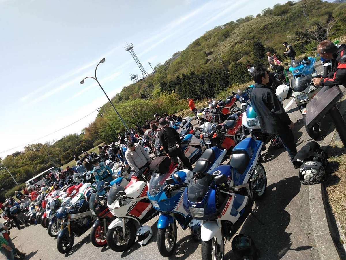 0wC8P0Bmgo1wUYz's tweet photo. #大観山ガンマミーティング

明日、10月23日は大観山ガンマミーティングの日ですね。

土曜日で仕事だよ～
ちっくしょ～😭😭😭😭😭

#rg500
#rg400
#rg250
#rgv250
#rg200
#rg125
#rg50
#ガンマ https://t.co/qY4vIaaIv3