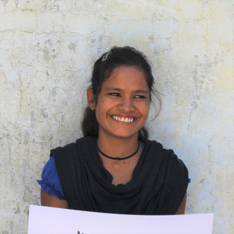 Meet the artisan: Laxmi loves to cook in her spare time. Though she looks forward to getting married and having a family of her own, she is in no rush and is happy at the moment, developing her skills and helping support her parents.
#SlowFashion #EthicalFashion #WhoMadeMyClothes