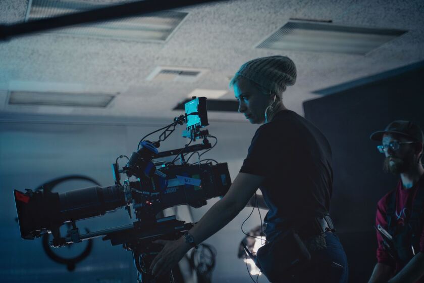 wereallylikeher's tweet photo. That "woman" who died on set was named Halyna Hutchins and she was not just a "crew member" but the film's cinematographer. And she was just getting started in her feature film career. https://t.co/vTFU4IuG8K