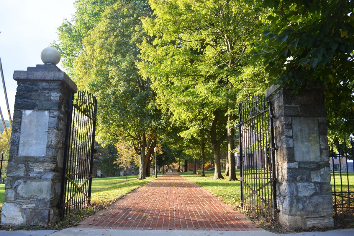 HarpersFerryNPS's tweet photo. It's a beautiful #FallFriday here at #HarpersFerryNPS! We hope you enjoy these morning photos from the former Storer College campus on Camp Hill. 
Planning a trip to the park this weekend? Be sure to check out our #TopTenTips for Visiting: https://t.co/lz3NuAxCWh
#FallColors https://t.co/KYLtP8OyZo