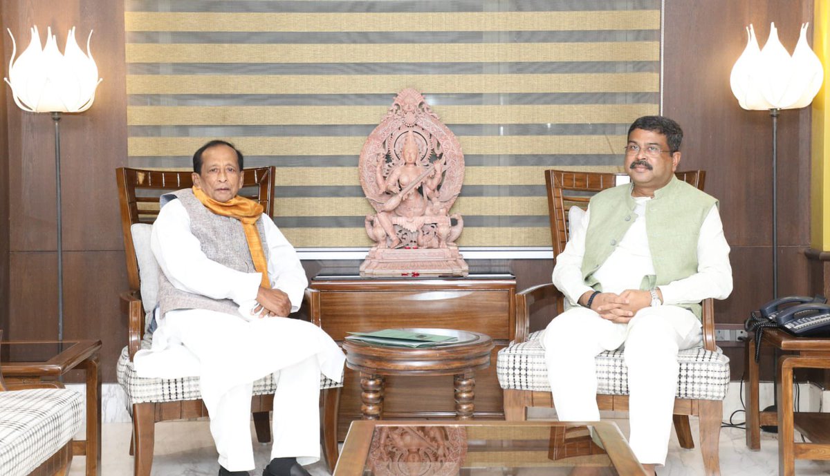 dpradhanbjp's tweet photo. Pleased to meet Dr. Surjya Narayan Patro @SurjyaOfficial, Speaker of the Odisha Legislative Assembly in my office today. We discussed several aspects of the teaching, learning and skilling landscape in Odisha, including ways to improve access to education. https://t.co/I9n6VEL6Qx