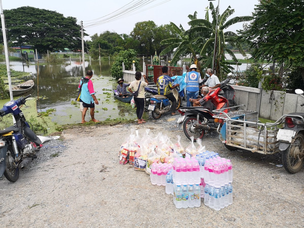 VolunteerMedTH's tweet photo. ภารกิจแจกถุงยังชีพ จุดที่2
บ้านไผ่ล้อม ม.3 ต.บางตะเคียน อ.สองพี่น้อง จ.สุพรรณบุรี
#น้ำท่วม #น้ําท่วมสุพรรณบุรี https://t.co/UjePBv8YSg