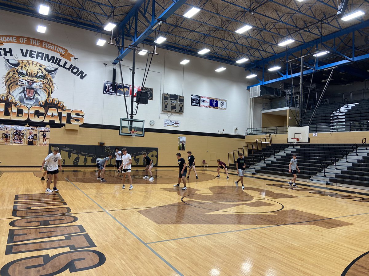 SVHSBBALL's tweet photo. Great work this morning!! 11 kids showing up for running and donuts #workbeforesuccess #whynotus https://t.co/hZWcpRcvb7