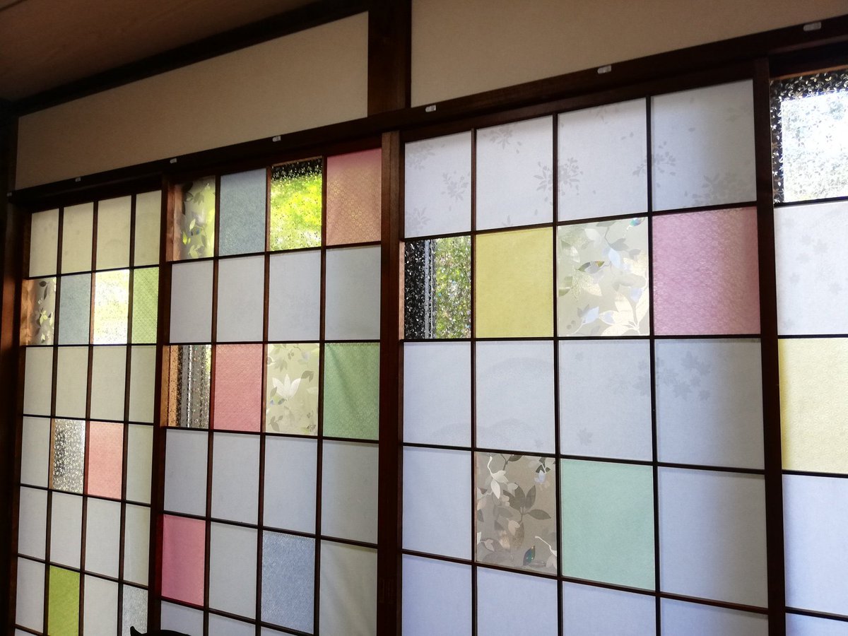 Vz7Ubq2's tweet photo. #見た人も無言でカラフルな���かをあげる
#古民家 #DIY #障子 https://t.co/vNpAyIm9RO
