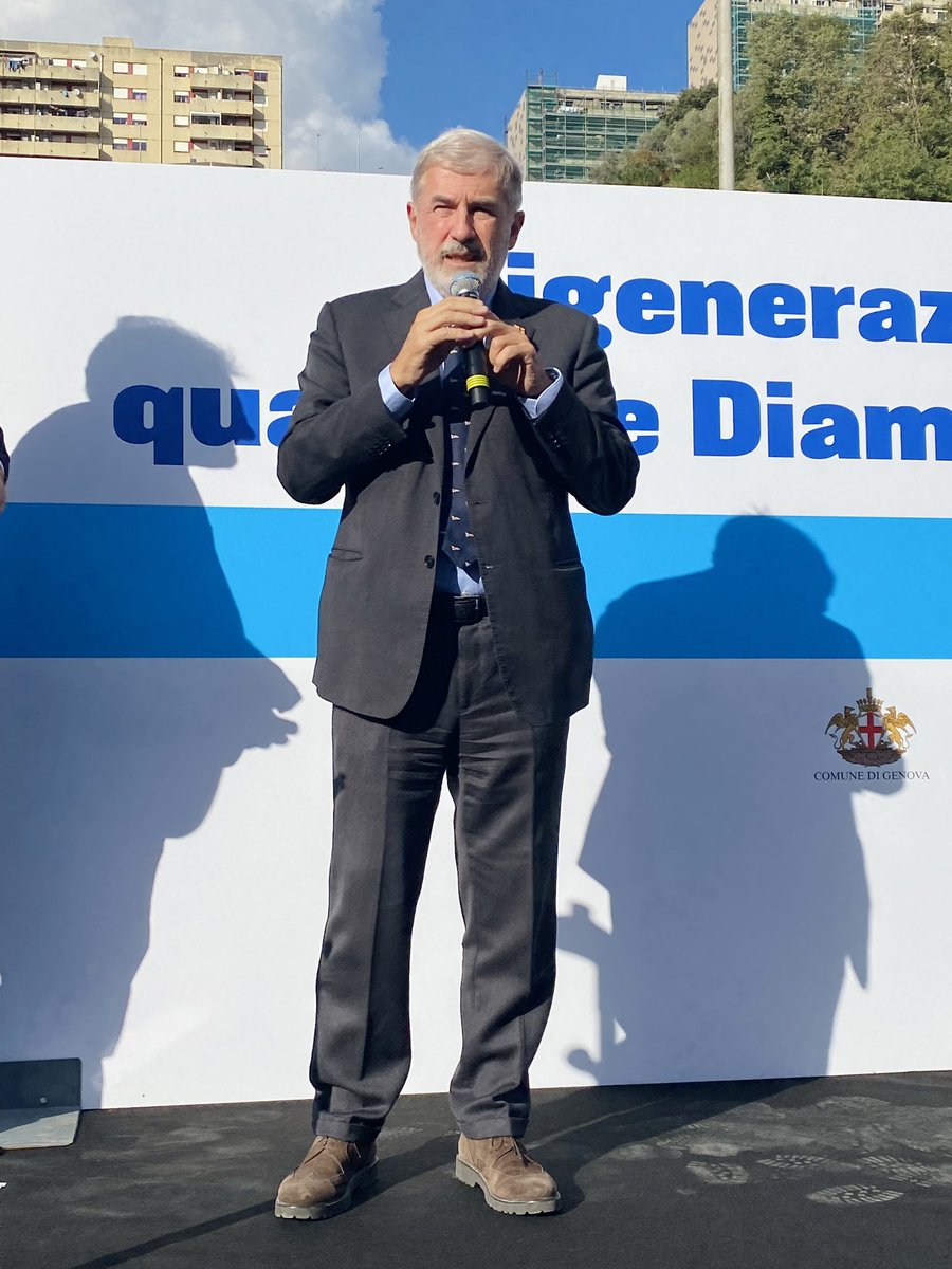 GiovanniToti's tweet photo. “Il lavoro a #Begato non finisce con la demolizione delle Dighe. Inizia la fase di rigenerazione urbana e di integrazione. Basta quartieri ghetto”

Marco Bucci, sindaco di #Genova https://t.co/I8DPymIJE1
