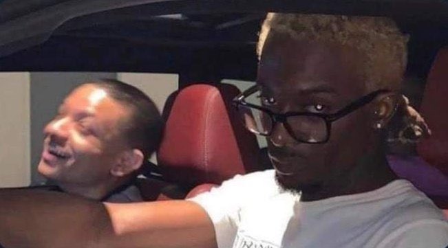 ashakiiii's tweet photo. Me looking at my imaginary camera when someone say some dumb shit around me https://t.co/7cTsU82f7N