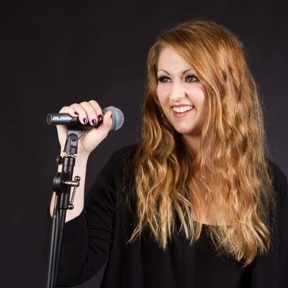 tapandkitchen's tweet photo. Welcoming the wonderful Gemma Bex tonight at the Tap &amp; Kitchen from 7pm 🎶🎶🎶

Come on down for live music, great beer and good vibes 🍻

Our Friday special is £9 stonebaked pizzas, available until 8pm 🤤🍕

#chapelallerton #blacksheep #tapandkitchen #livemusic https://t.co/CgXnyINUaM